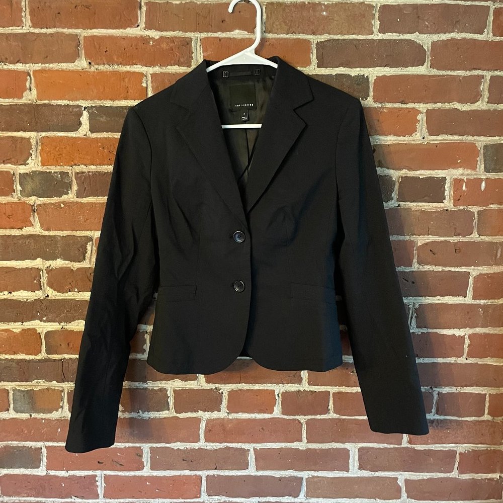 The Limited Two-Button Blazer Jacket in Black, size 4